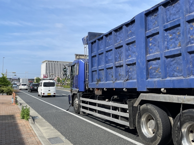 ダンプ運搬業務